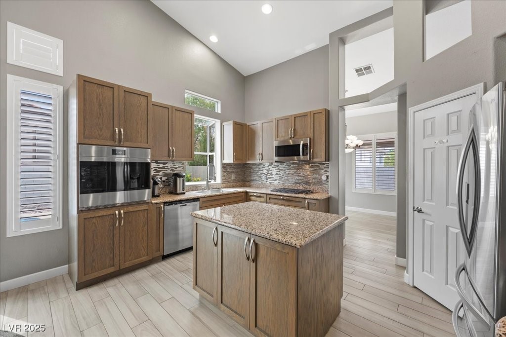 Las Vegas, Nevada 89147, United States, 3 Bedrooms Bedrooms, ,2 BathroomsBathrooms,Residential,Active,201224