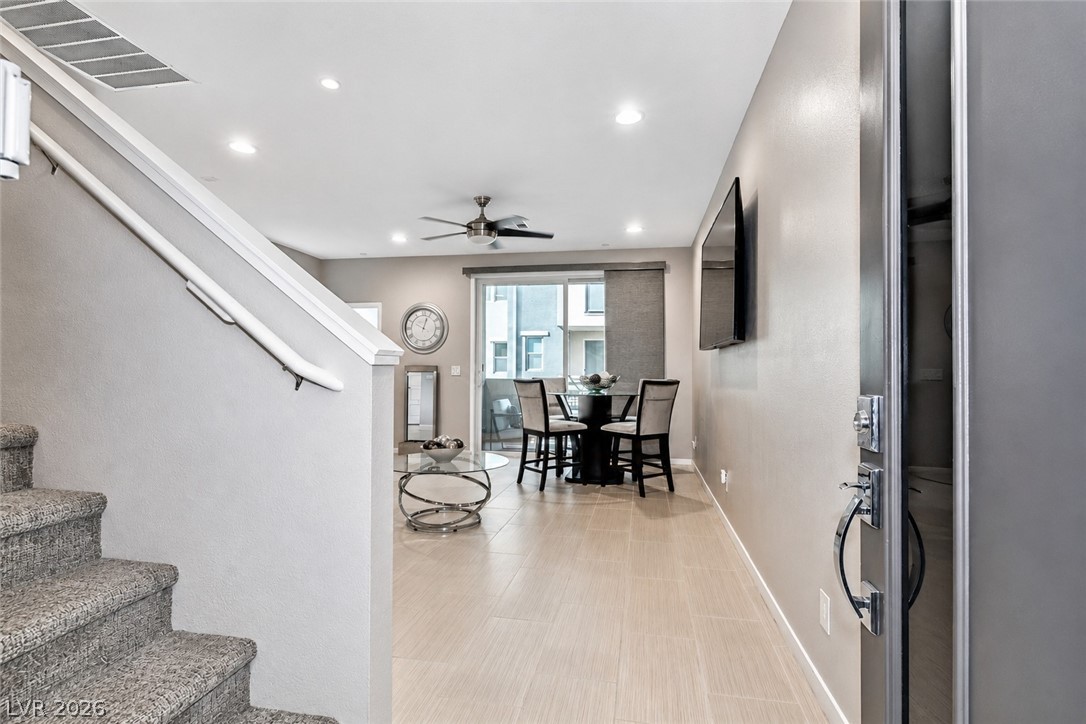 11257 Rainbow Peak Avenue 211