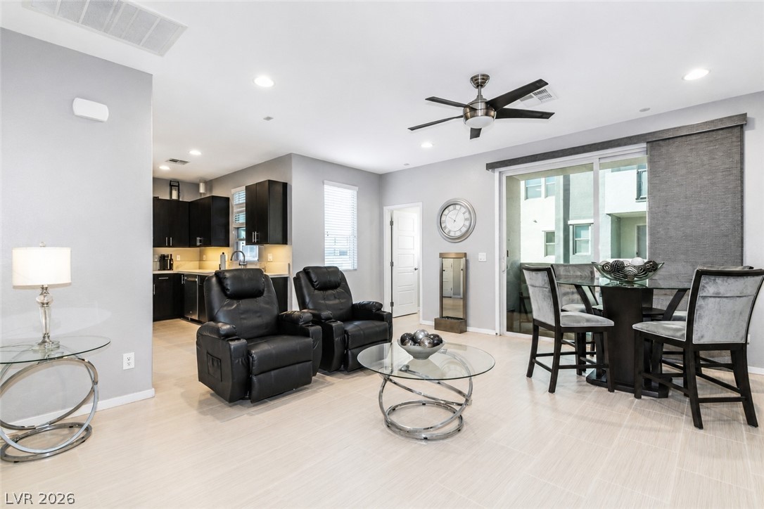 11257 Rainbow Peak Avenue 211