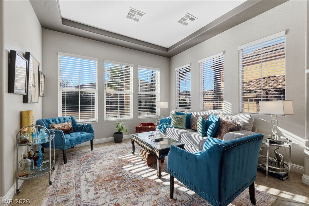 2732 Marie Antoinette Street