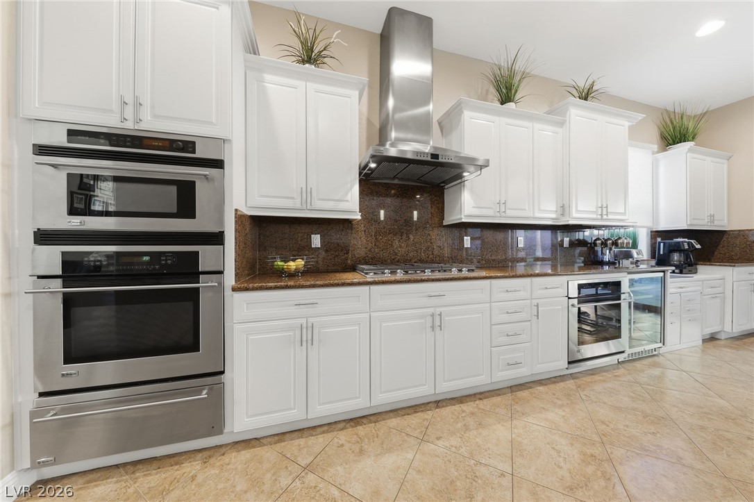 2732 Marie Antoinette Street