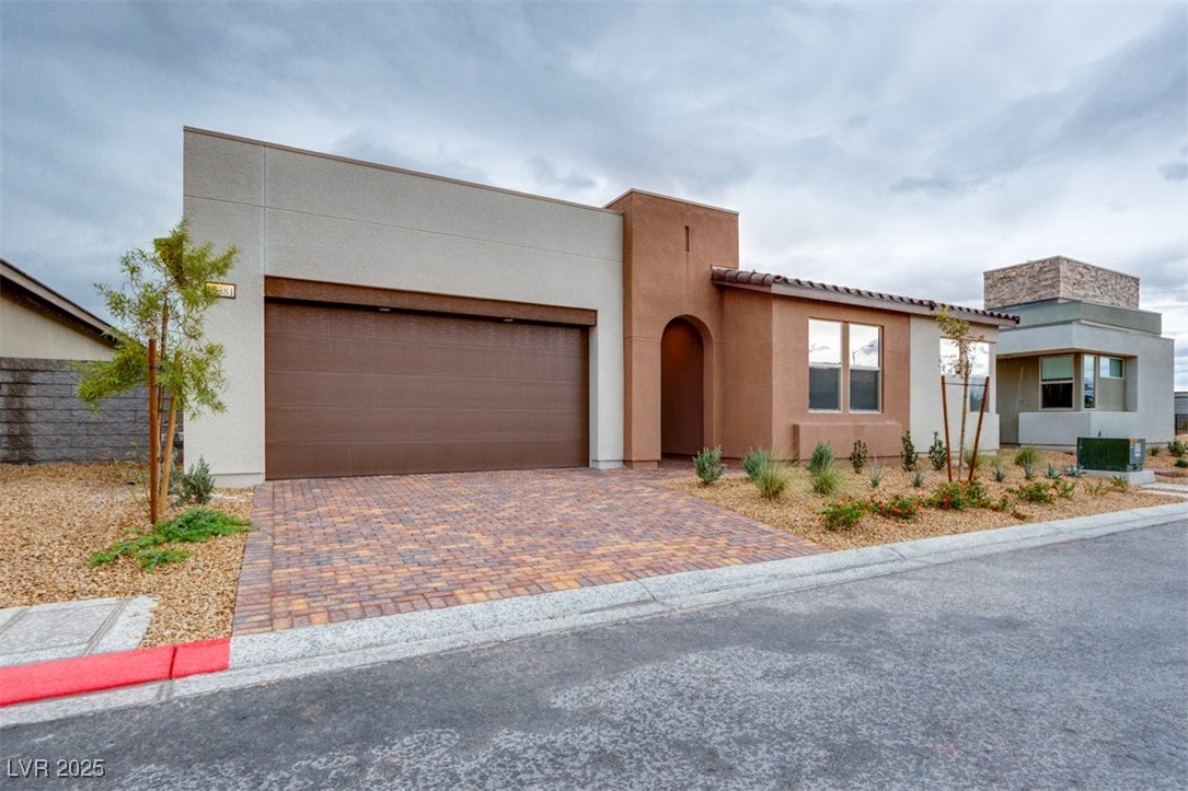 10381 Hanging Lake Street