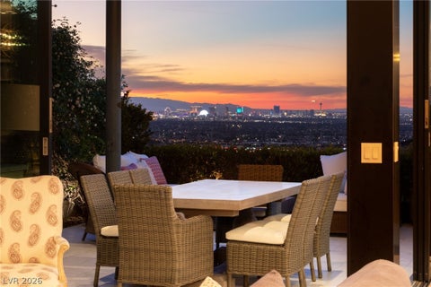 Townhouse For Sale - 1228 Starview Peak Court<br/> Clark County, Henderson, NV 89012