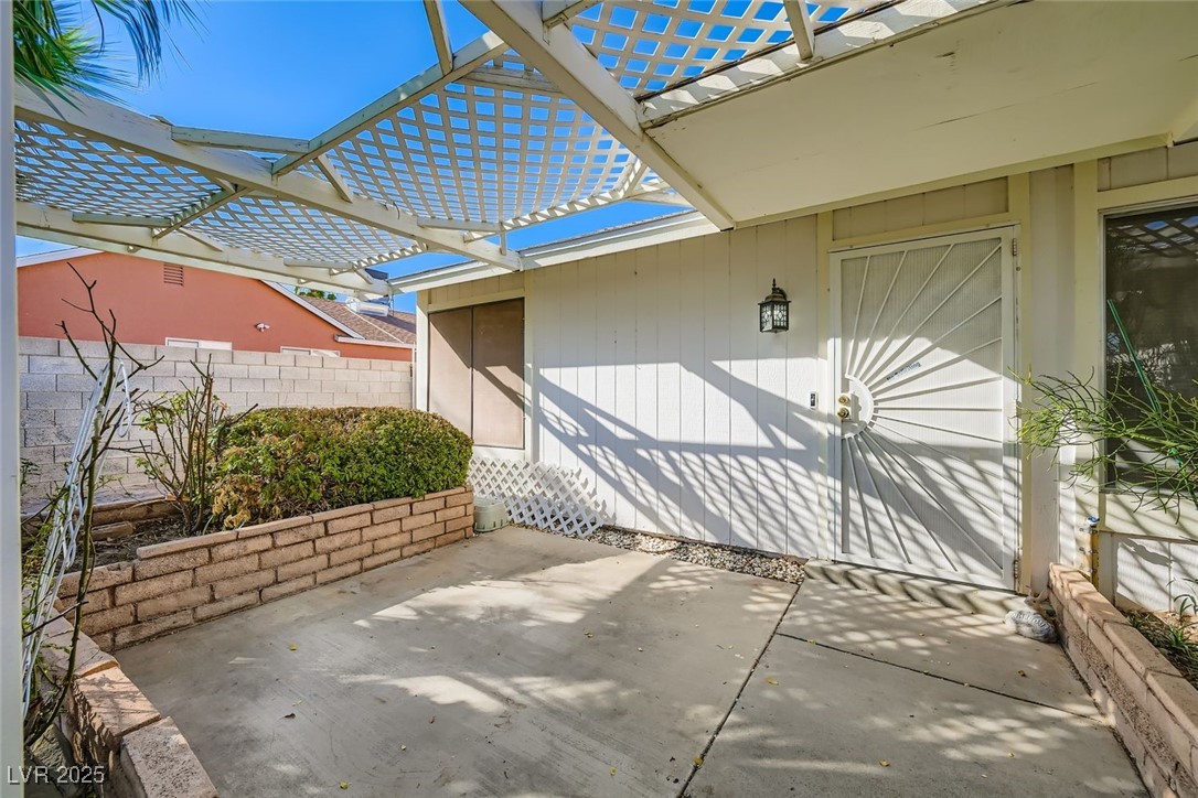 6000 Santa Catalina Avenue