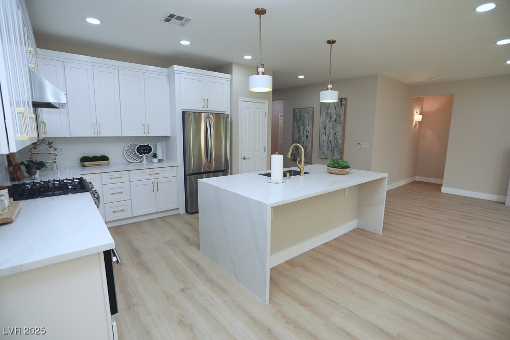 Henderson, Nevada 89044, United States, 2 Bedrooms Bedrooms, ,2 BathroomsBathrooms,Residential,Active,215182