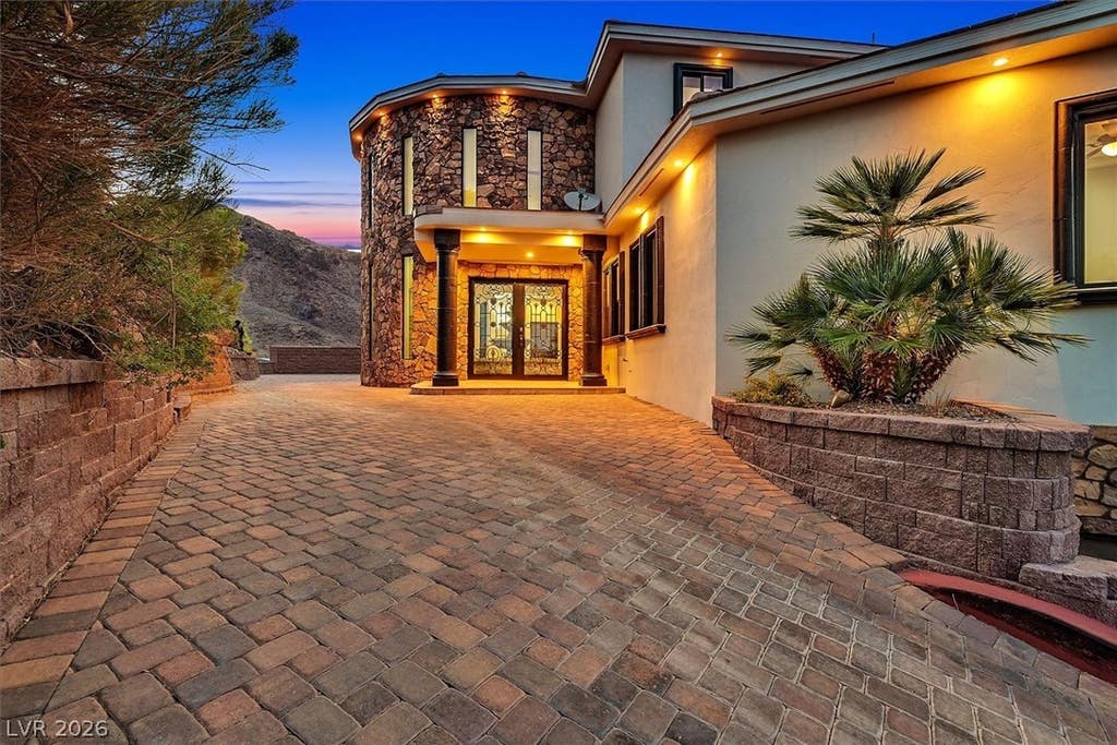 Photo of 503 Aaron Way, Boulder City, NV 89005 (MLS # 2808182)