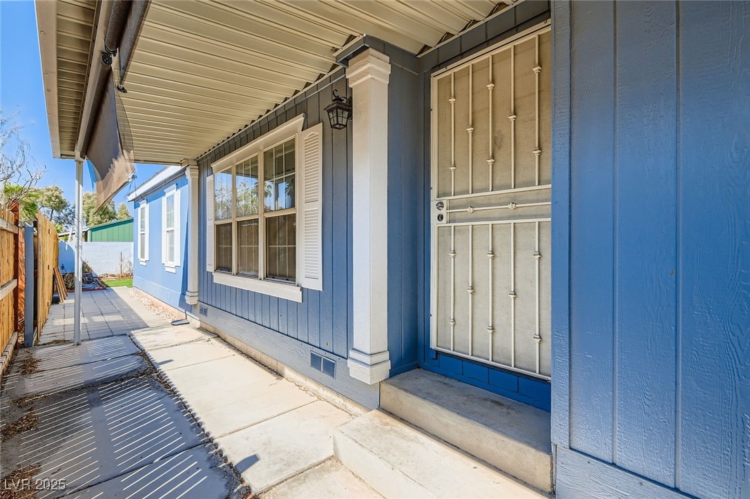 Las Vegas, Nevada 89122, United States, 3 Bedrooms Bedrooms, ,2 BathroomsBathrooms,Residential,Pending,188974