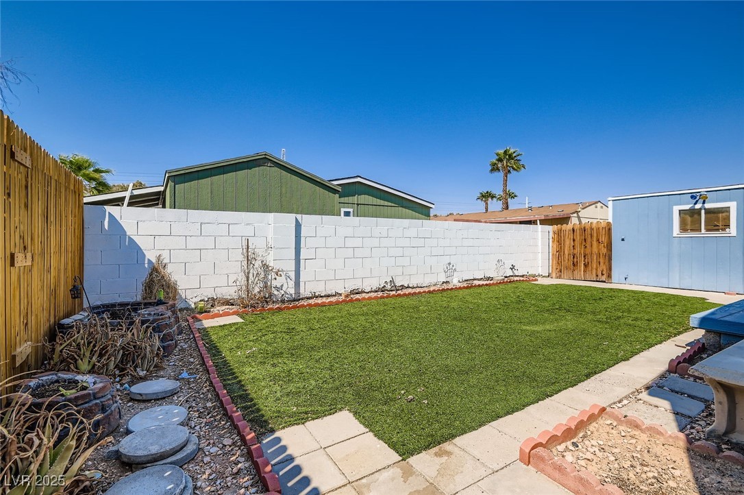 Las Vegas, Nevada 89122, United States, 3 Bedrooms Bedrooms, ,2 BathroomsBathrooms,Residential,Pending,188974