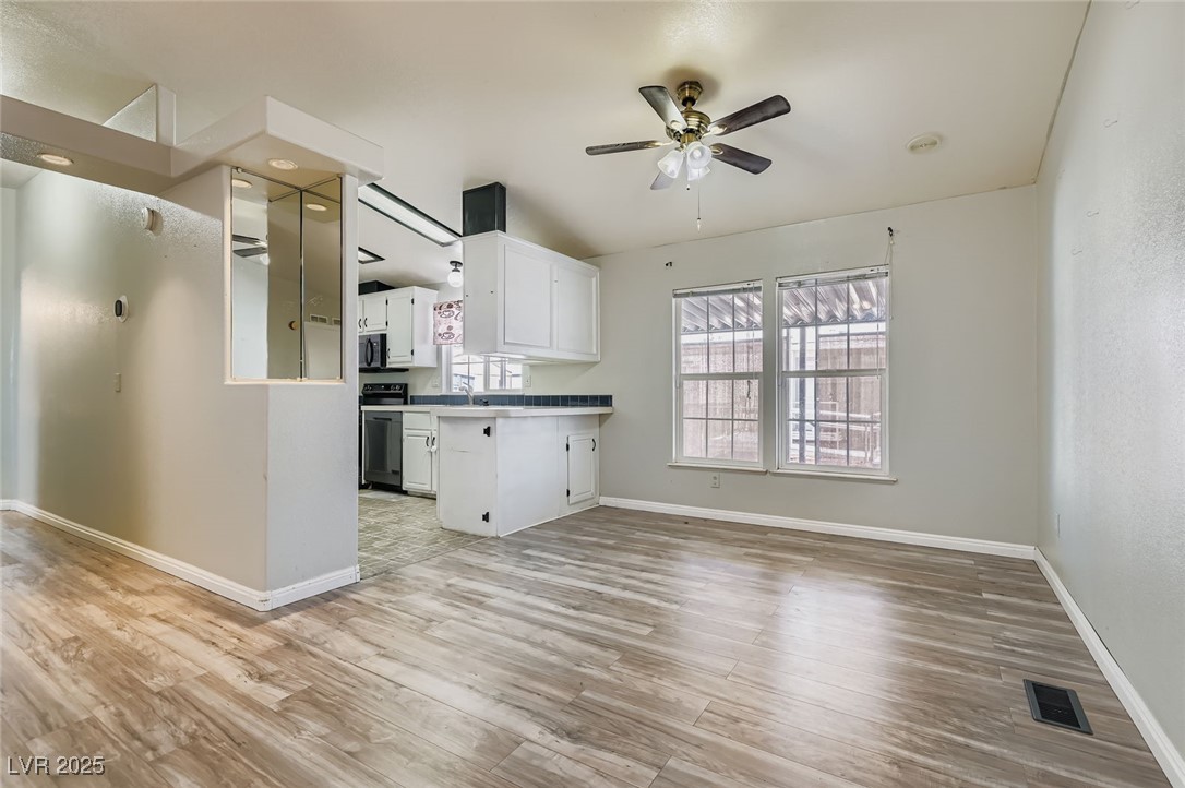 Las Vegas, Nevada 89122, United States, 3 Bedrooms Bedrooms, ,2 BathroomsBathrooms,Residential,Pending,188974