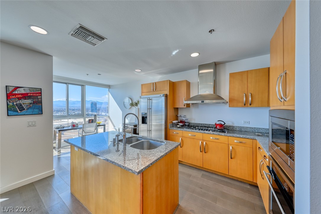 4525 Dean Martin Drive 2806