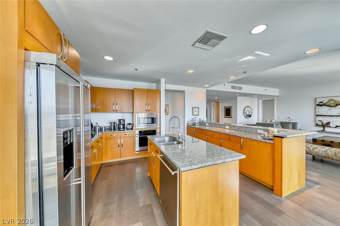 4525 Dean Martin Drive 2806