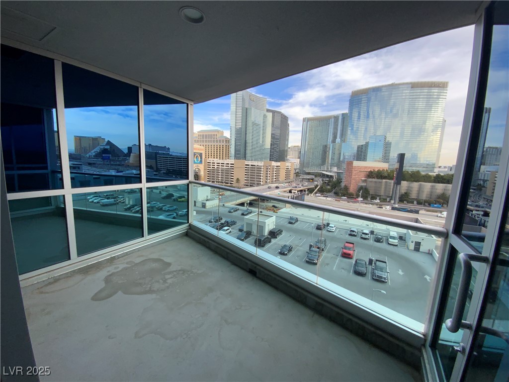 4525 Dean Martin Drive 911