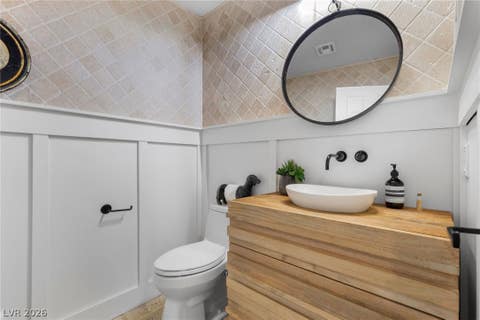 Tiny photo for 2222 Versailles Court, Henderson, NV 89074 (MLS # 2773503)