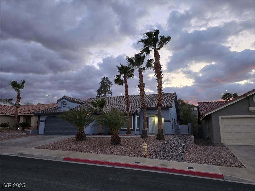 853 Rusty Anchor Way, Henderson, Nevada image 2