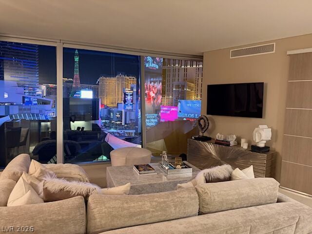 3722 S Las Vegas Boulevard 807