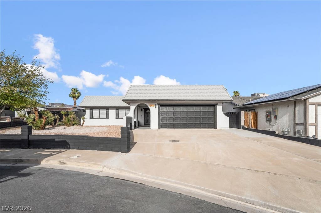 Photo of 241 Princess Ann Court, Henderson, NV 89015 (MLS # 2810557)