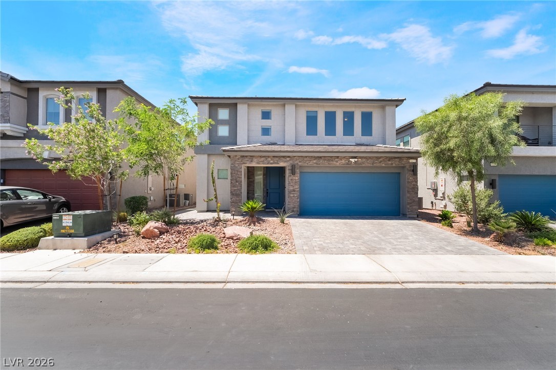 8423 Hawks View Street