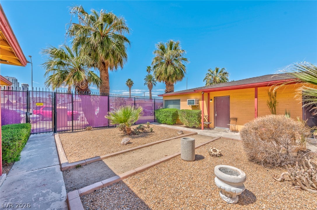 220 N 10th Street 7