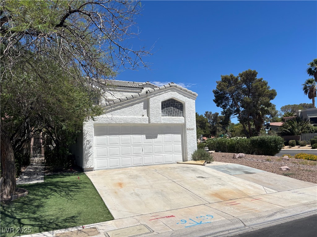 Las Vegas, Nevada 89108, United States, 3 Bedrooms Bedrooms, ,3 BathroomsBathrooms,Residential,Pending,152024