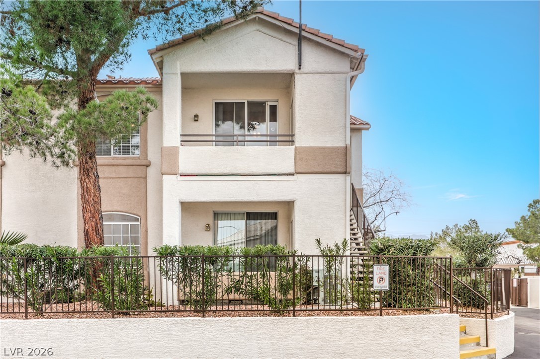 1830 N Buffalo Drive 2090