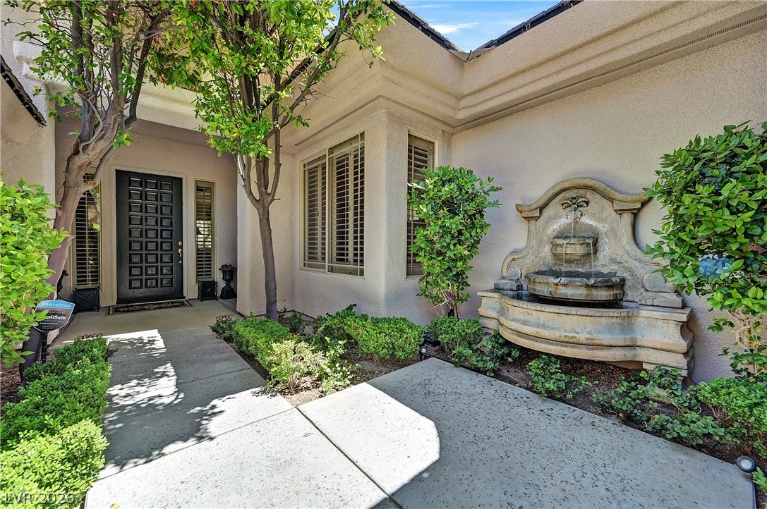 115 Fountainhead Circle
