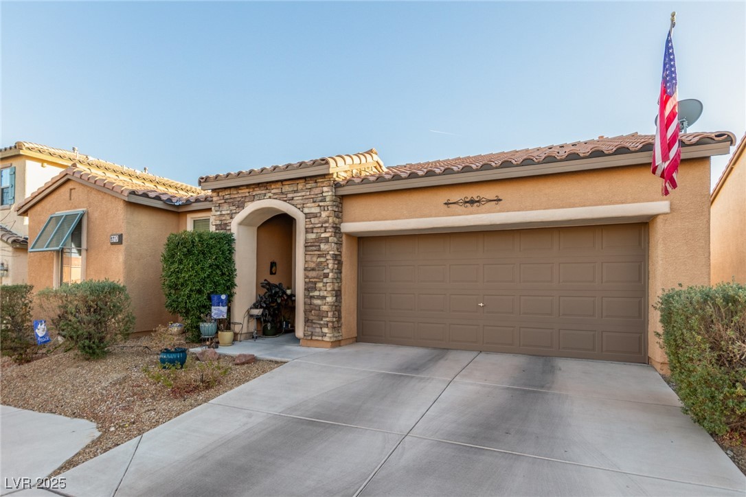 9217 Longhorn Falls Court, Las Vegas, Nevada image 4