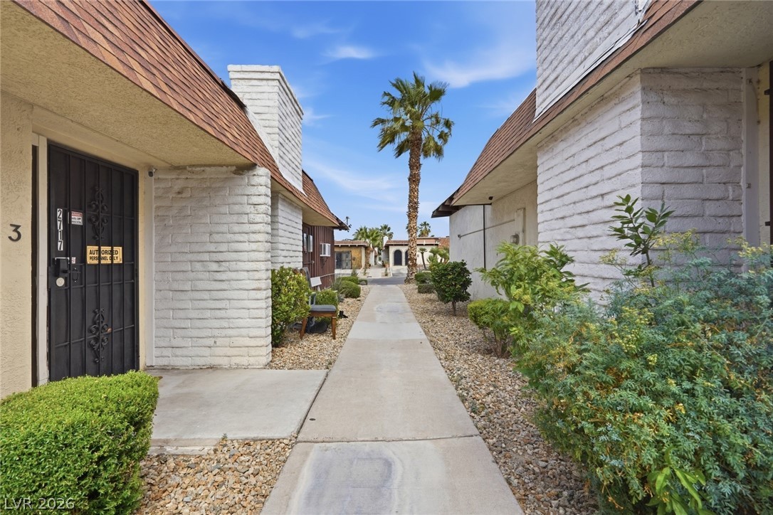 2717 Heritage Circle