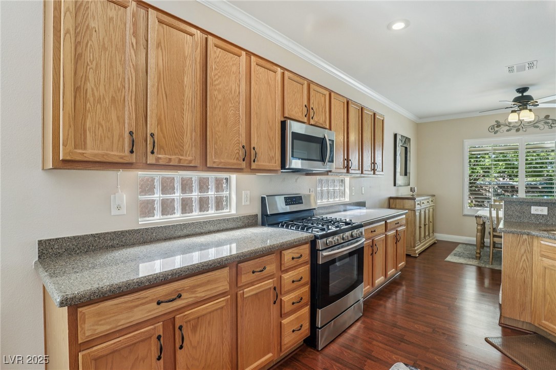 Henderson, Nevada 89012, United States, 2 Bedrooms Bedrooms, ,2 BathroomsBathrooms,Residential,Active,201092