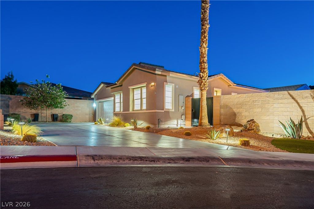 Photo of 26 Via Tavolara, Henderson, NV 89011 (MLS # 2776751)
