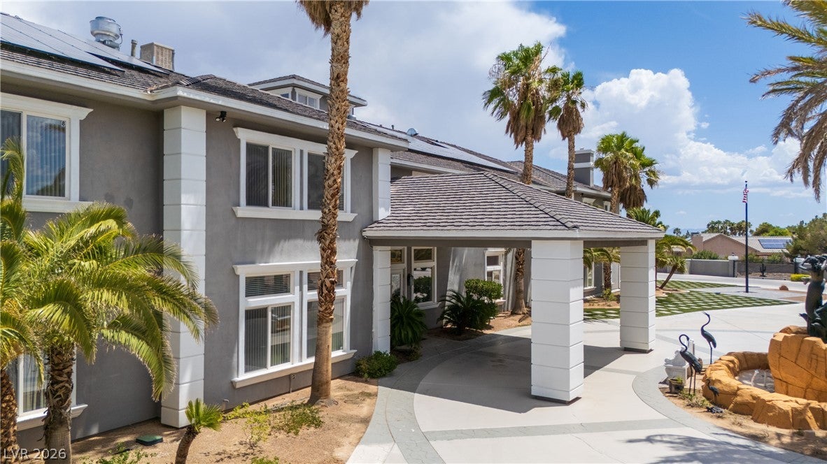 5930 N El Capitan Way