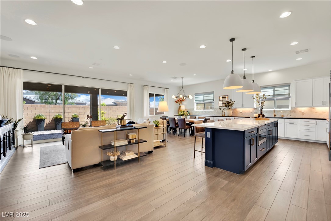 9860 Mariposa Lily Avenue