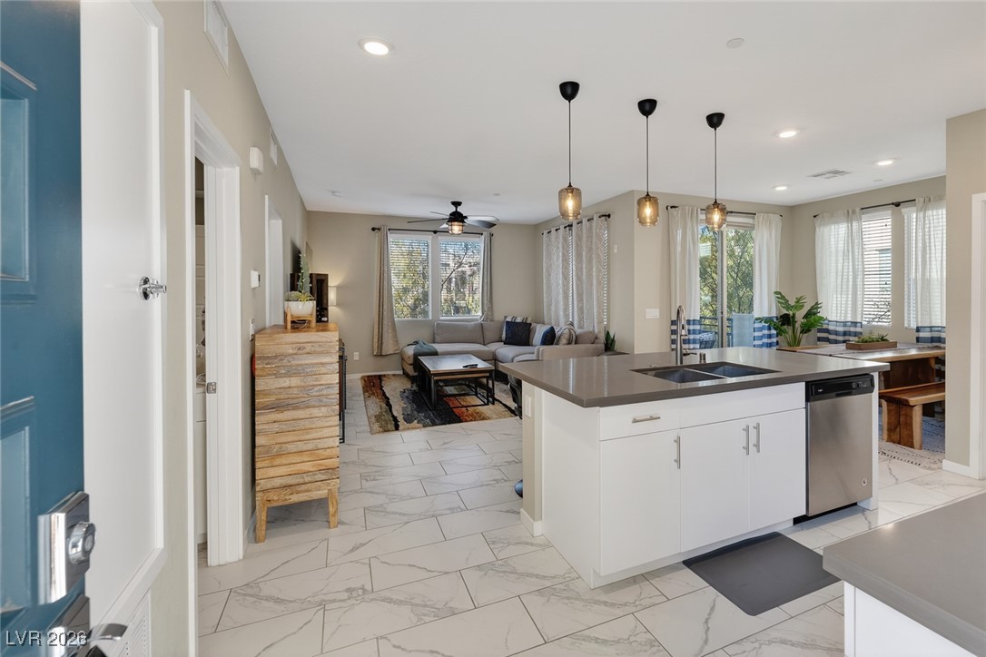 11256 Rainbow Peak Avenue 208