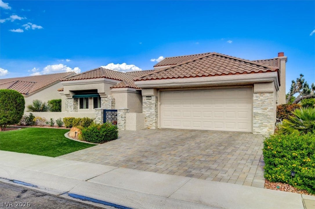 2900 Golfside Drive