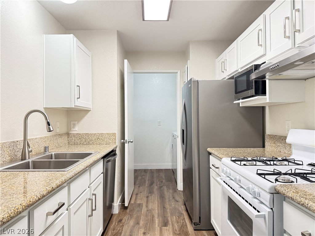 2200 S Fort Apache Road 2182