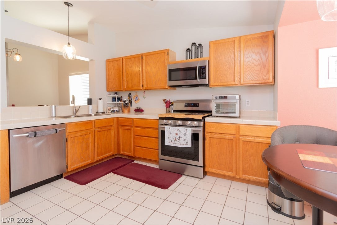 7332 Queen Palm Drive
