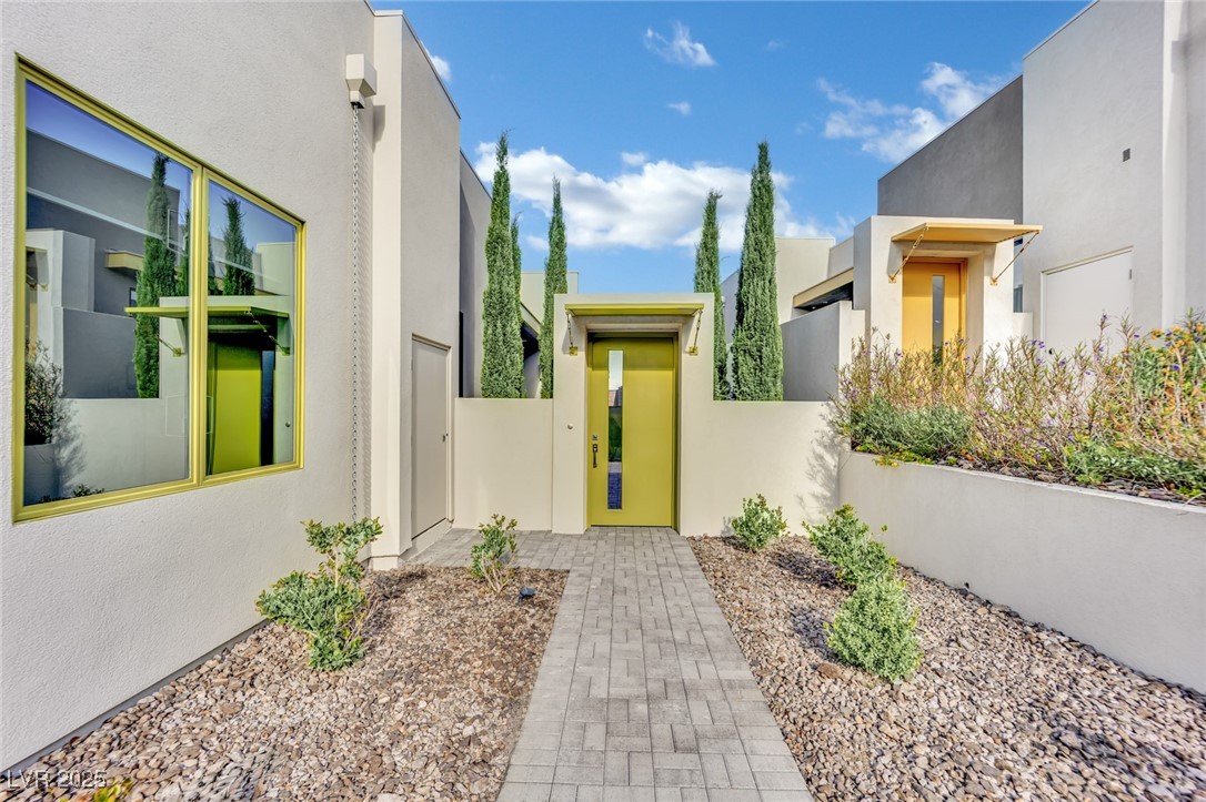 658 Falcon Summit Court