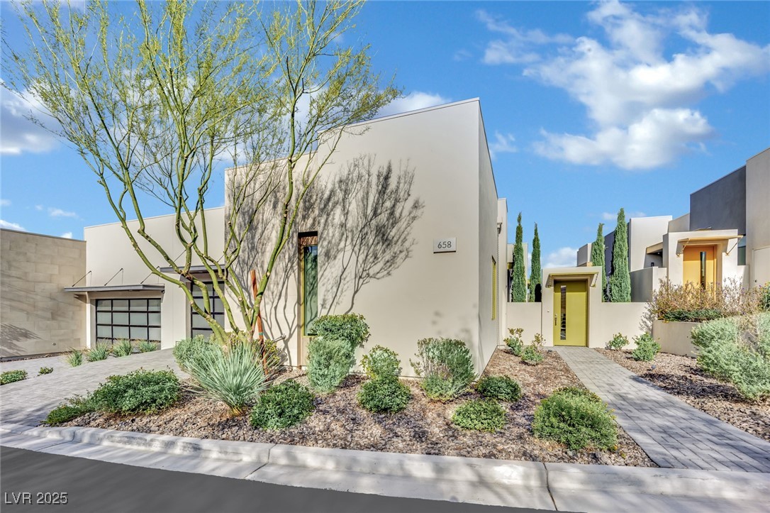 658 Falcon Summit Court