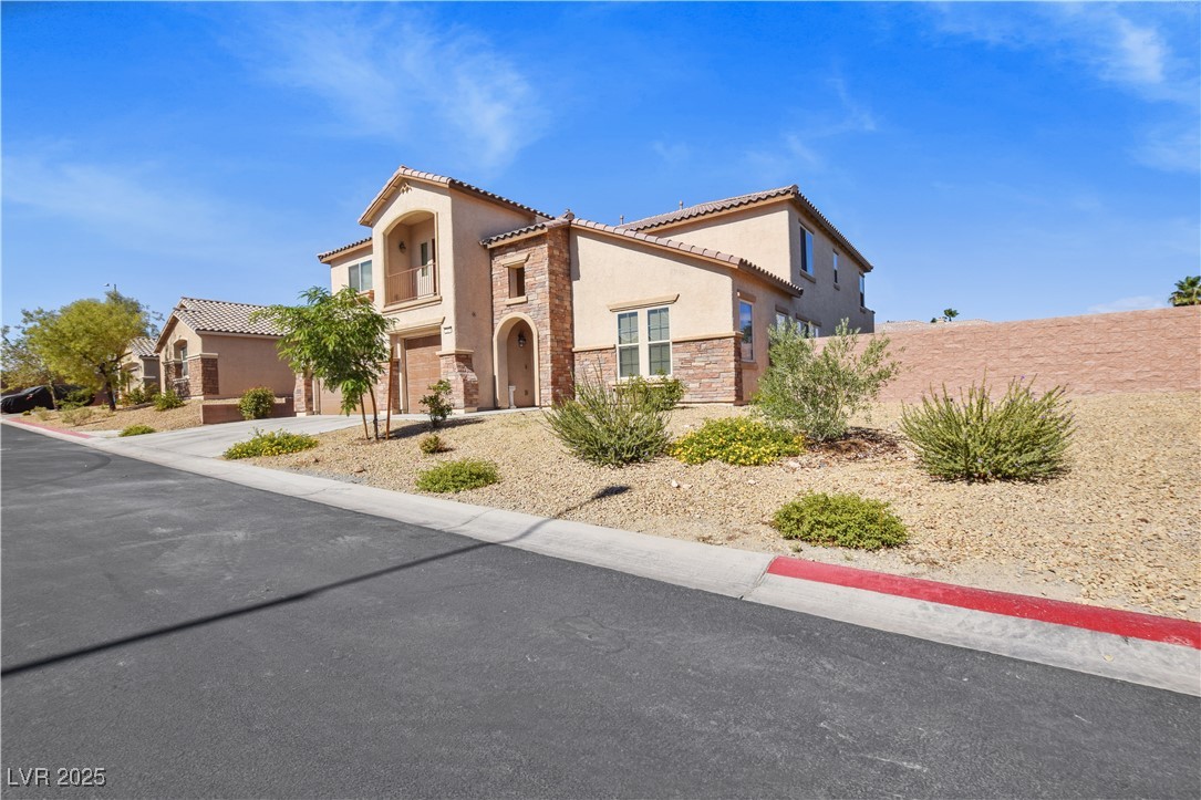 Properties 1 7324 W WHITE BLOOM Avenue