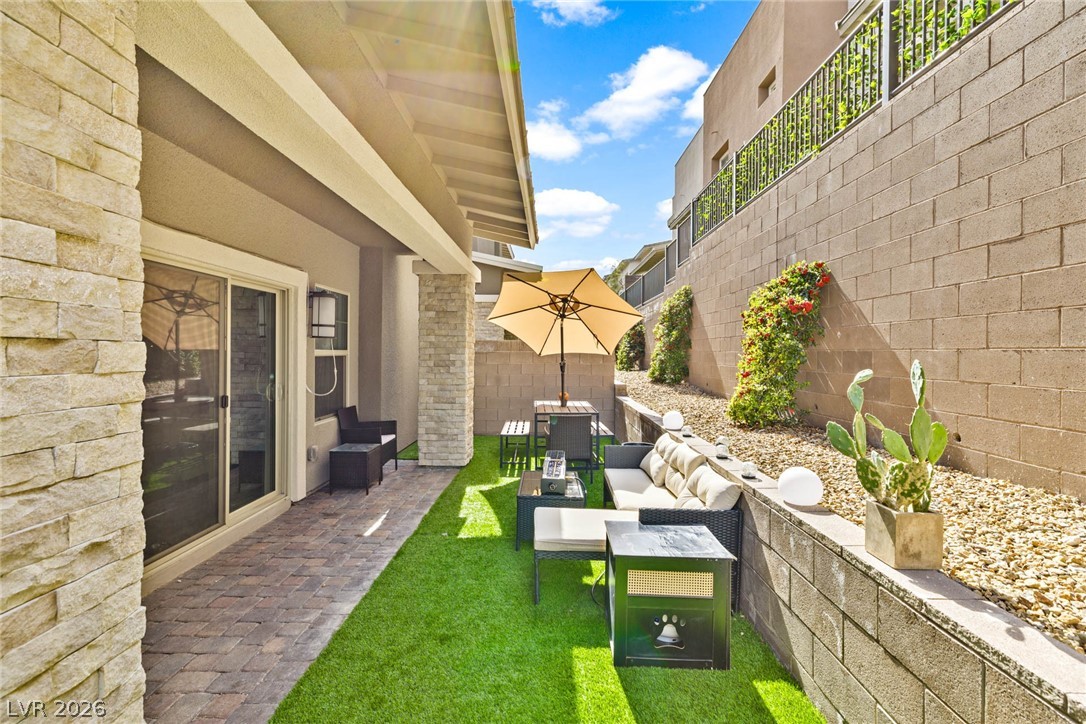 Properties 3 600 N Carriage Hill Drive 1162