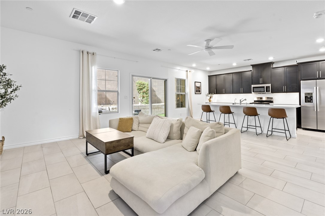 Properties 4 600 N Carriage Hill Drive 1162