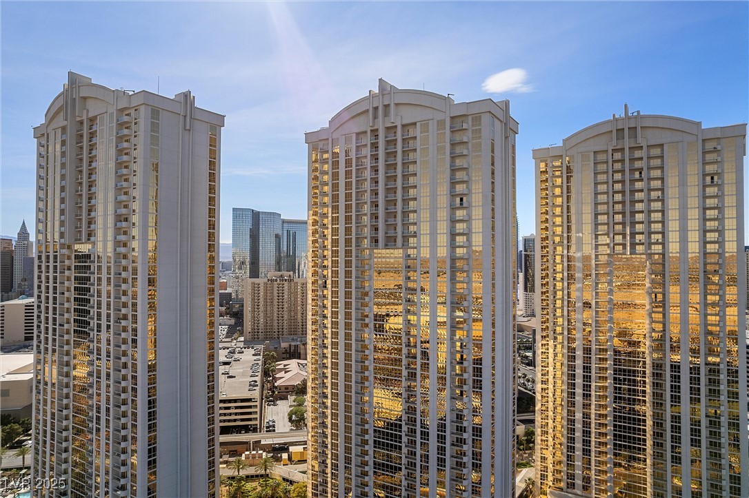 135 E Harmon Avenue 221