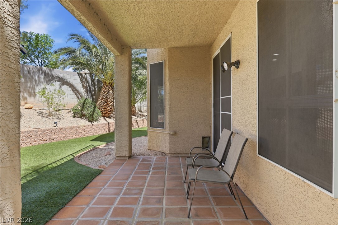 2421 Bloomington Drive