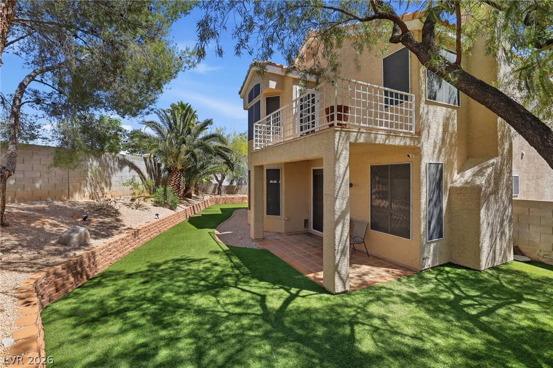 2421 Bloomington Drive