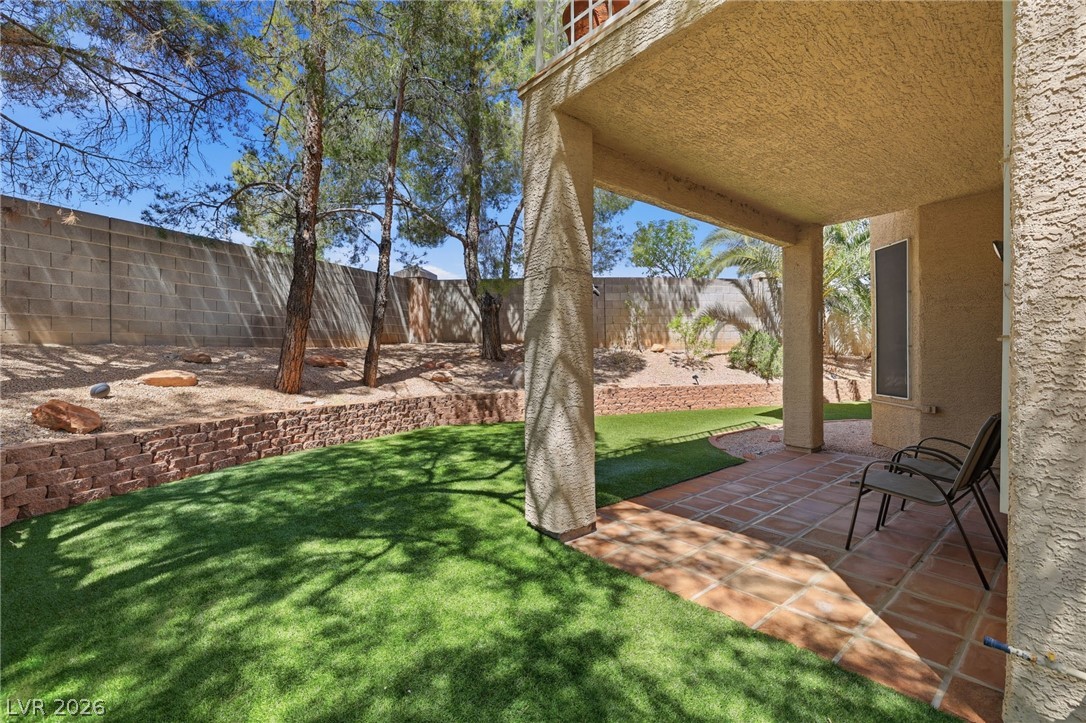 2421 Bloomington Drive