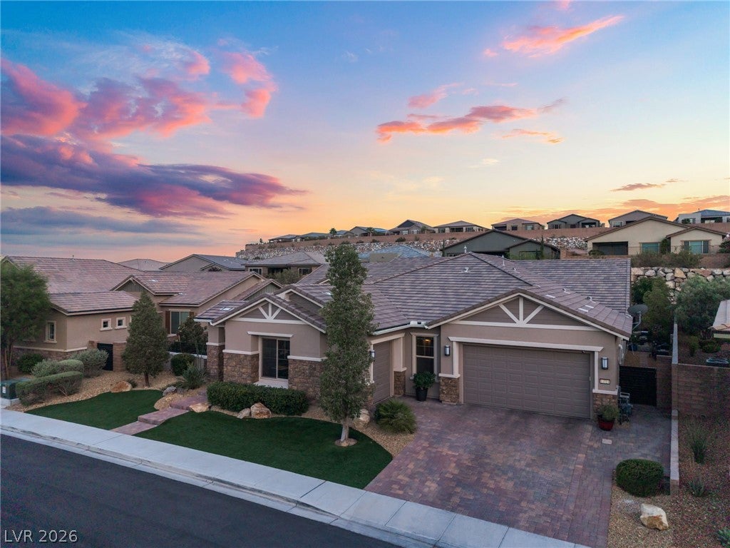11111 Luna Blanca Drive