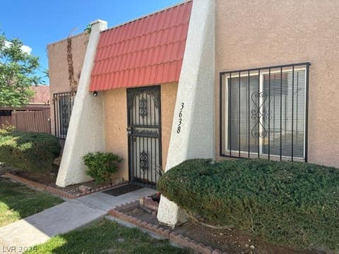 Townhouse For Sale - 3638 Villa Knolls East Drive<br/> Clark County, Las Vegas, NV 89120