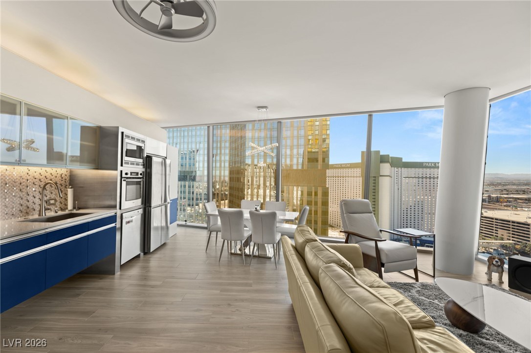 3722 Las Vegas Boulevard 2212