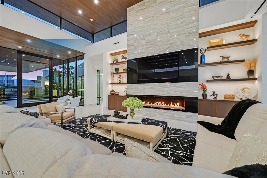 49 Crested Cloud Way