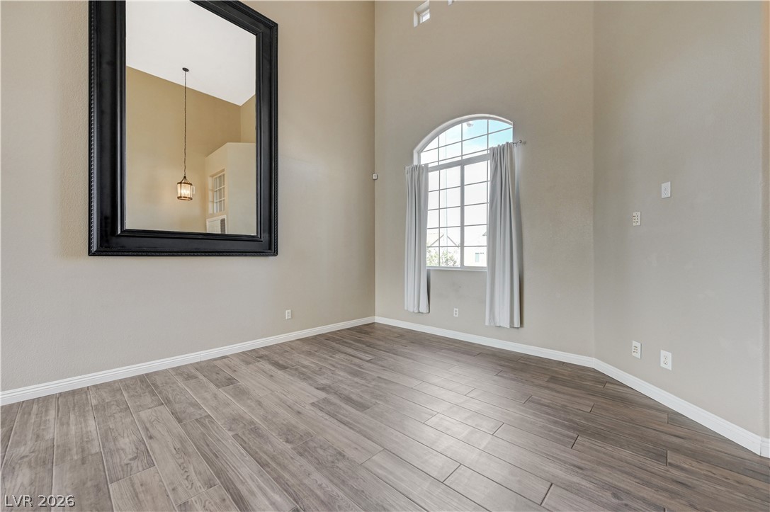 537 Viva Serenade Way