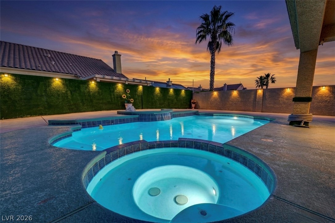 537 Viva Serenade Way